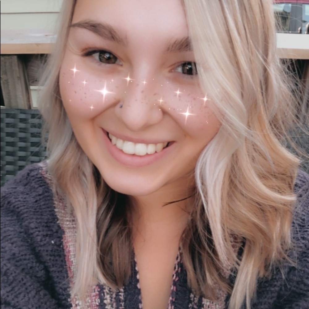 Meet your Posher, Aly